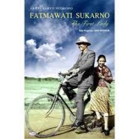 Fatmawati sukarno the first lady/Arifin Suryo Nugroho